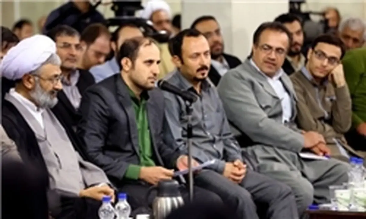 احمدی: توجه مقام معظم رهبری به شعر جدی بیشتر از شعر طنز است