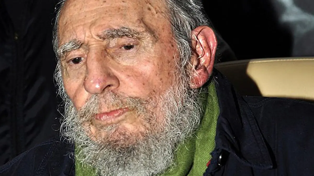 فیدل کاسترو بالاخره آفتابی شد + عکس