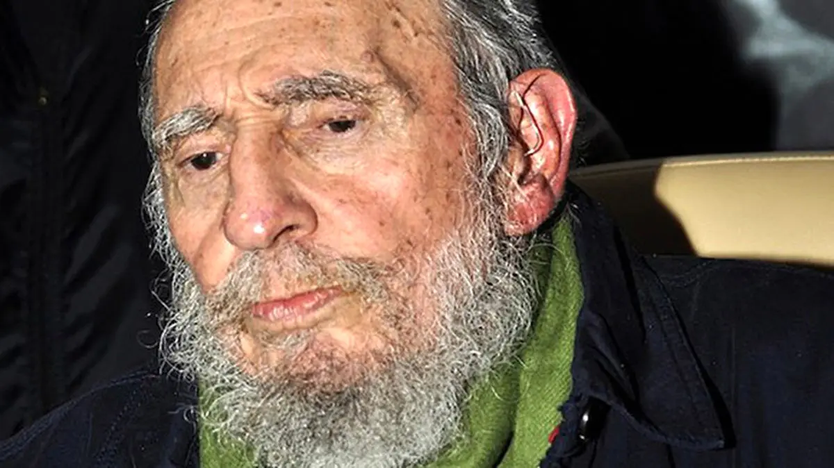 فیدل کاسترو بالاخره آفتابی شد + عکس