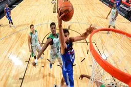 فیلادلفیا با وجود درخشش کاظمی باخت