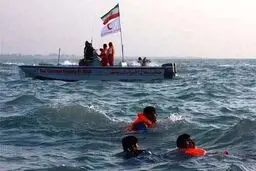 غواصان هلال‌احمر برای یافتن بالگرد مفقودی شرکت نفت راهی بوشهر شدند