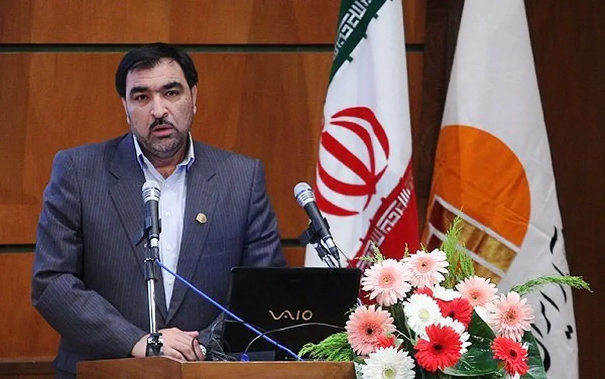 عادل آذر:
نرخ رشد اقتصادی بانک مرکزی قطعی نیست
