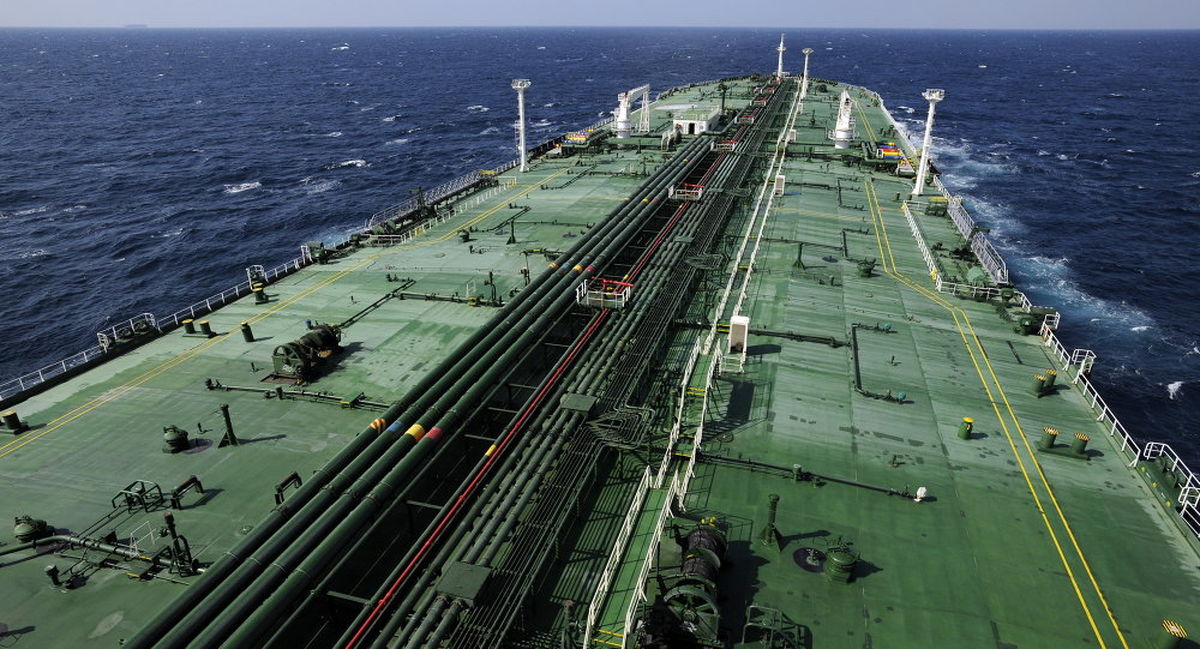 اسپوتنیک: نفتکش ایران با دو میلیون بشکه نفت راهی بازار آسیا شد