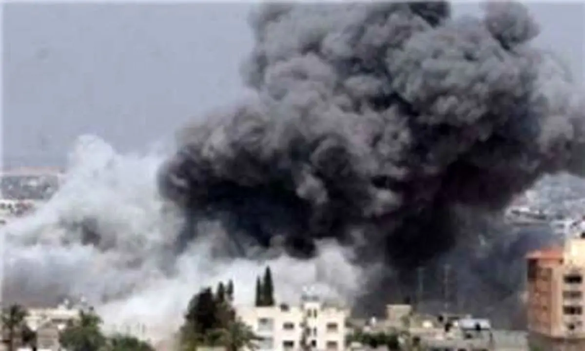 عربستان در روز عید فطر فرودگاه صنعاء را بمباران کرد