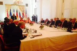 اولین نشست داخلی کامل وزرای خارجه ۱+۵ با حضور معاونان و موگرینی برگزار شد