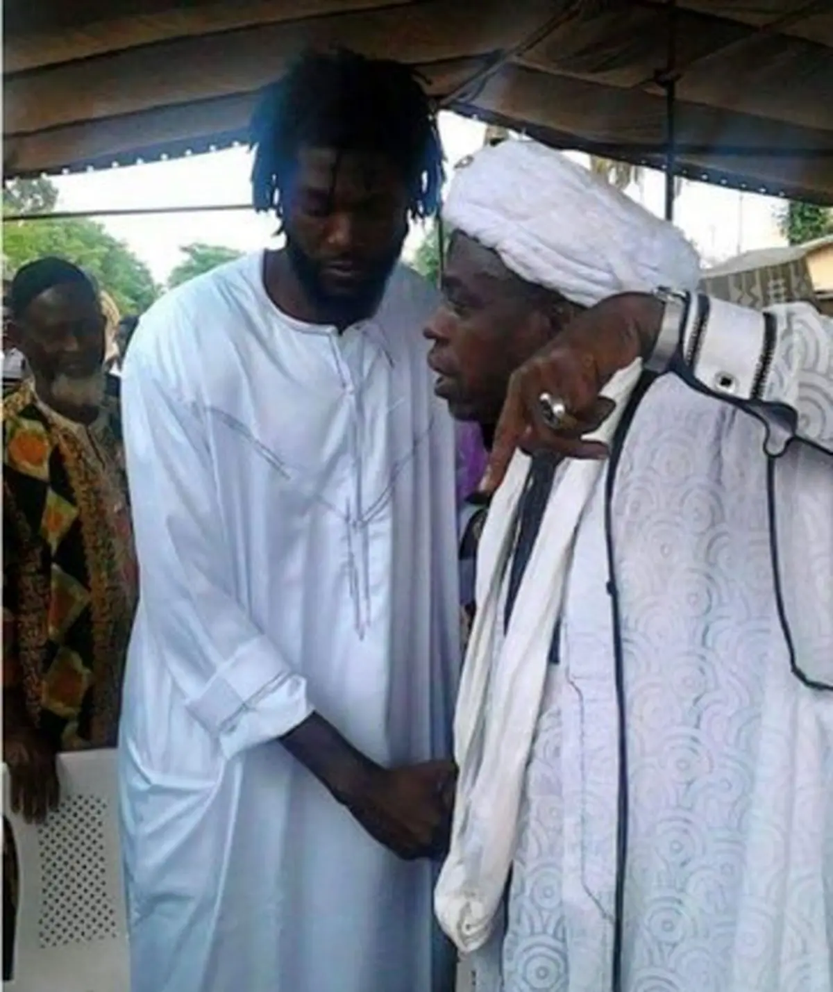 ویدئو:: ستاره فوتبال ‌آفریقا مسلمان شد