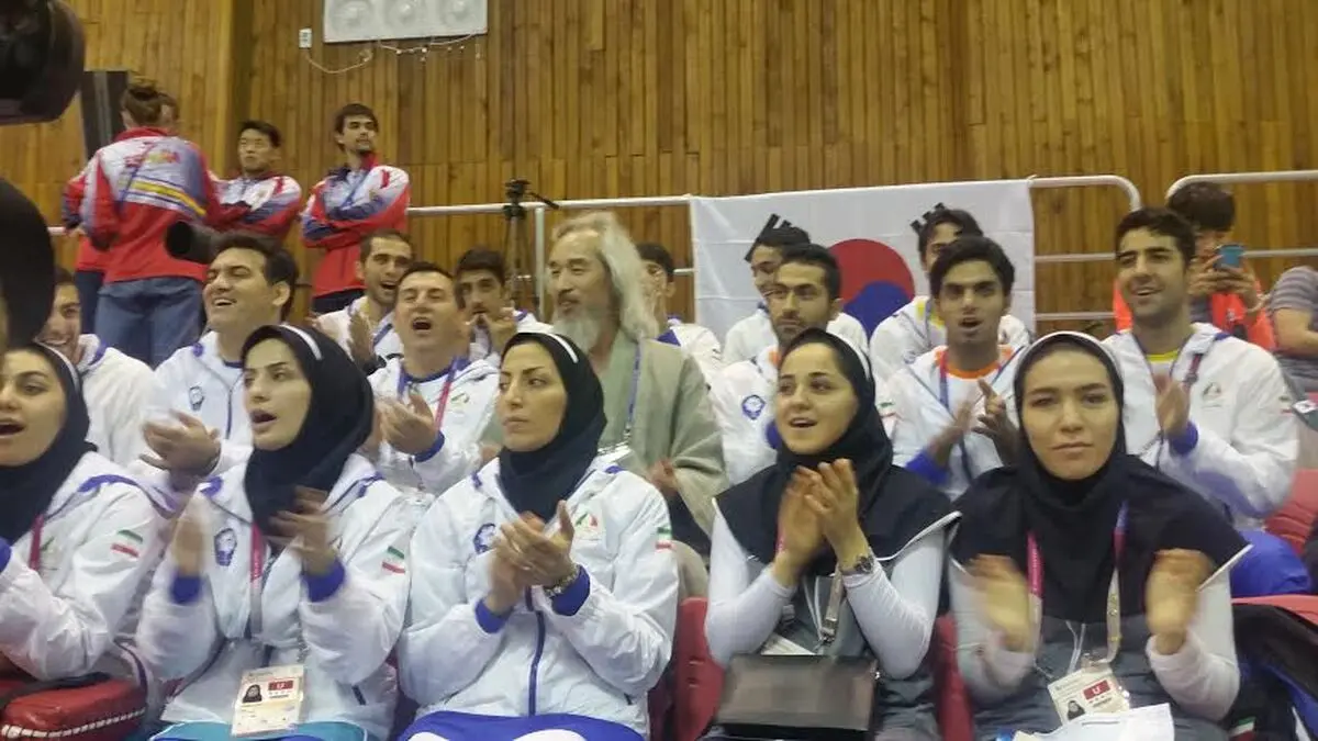 فیلم:: تشویق و حمایت اعضای تیم ملی تکواندو از جمالی‌فشی و سلحشوری