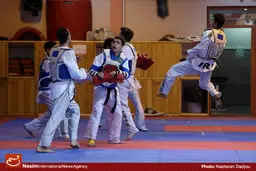 اخلاقی و رجبی در نخستین مبارزه خود به برتری رسیدند و به دور بعدی صعود کردند