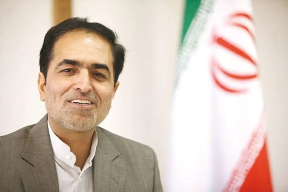 عابدینی: آمریکایى‌ها باز هم درمیانه راه اسبشان را عوض کردند