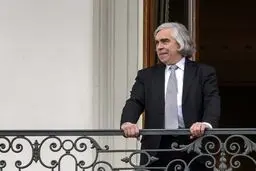 مونیز به لیسبون رفت