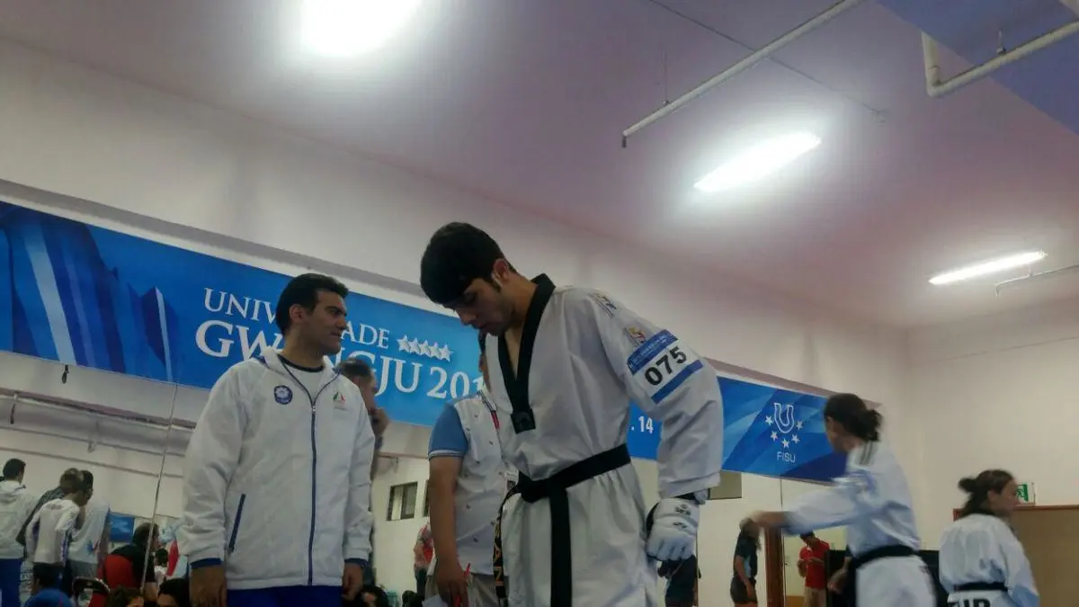 فیلم:: دور افتخار سعید رجبی پس از کسب مدال طلا در مسابقات تکواندو دانشجویان جهان