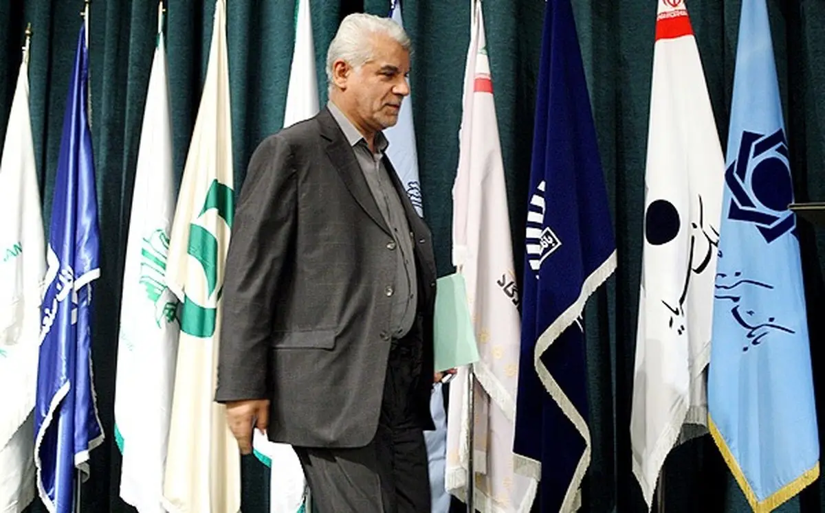 یک اقتصاددان: رئیس شش ساله بانک مرکزی فرق بین خزانه این بانک و وزارت اقتصاد را نمی‌داند!