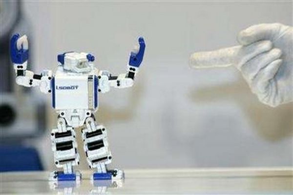 تیم رباتیک دانشگاه صنعتی امیرکبیر به مقام سوم لیگ ربات‌های انسان‌‌نمای سایز نوجوان رسید