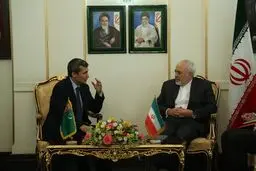 ظریف با همتای ترکمنستانی خود در فرودگاه مهرآباد دیدار کرد