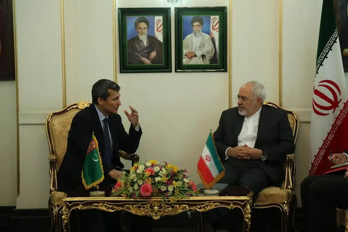 ظریف با همتای ترکمنستانی خود در فرودگاه مهرآباد دیدار کرد