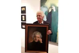 پرتره لوریس چکناواریان به وی اهدا شد