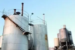 بسیاری از کارخانه‌های تولید بنزین و گازوئیل از ابتدای ۹۴ تعطیل شدند
