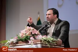 انتقادات وزیر اقتصاد احمدی‌نژاد؛ از بسته‌های ماکارونی تا آمارهای وارونه