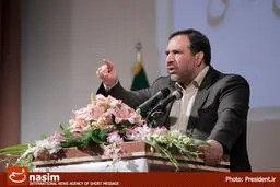 انتقادات وزیر اقتصاد احمدی‌نژاد؛ از بسته‌های ماکارونی تا آمارهای وارونه
