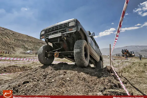 گزارش تصویری:: مسابقات قهرمانی خودروهای دو دفرانسیل