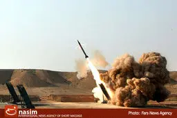 توصیه دانشجویان  به سرلشکر فیروزآبادی:  رزمایش موشکی برگزار کنید