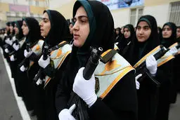 ۴ درصد پلیس ایران را زنان تشکیل می‌دهند