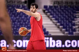 کاپیتان تیم ملی بسکتبال با دانشگاه ‌آزاد به توافق رسید