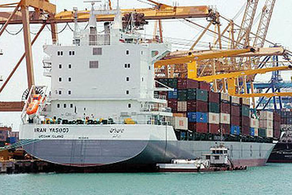 بزرگترین کشتی کانتینری پس از ۳۵ سال در بندر شهید رجایی پهلو گرفت