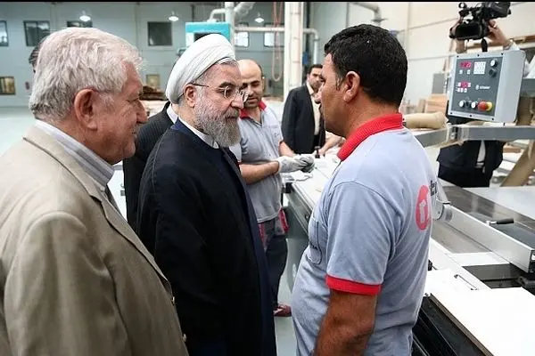 بازدید روحانی از شهرک بهسازی صنایع چوب ایران