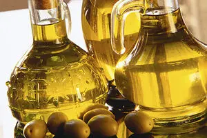عضو شورای ملی زیتون: قیمت روغن‌ زیتون خارجی دو برابر ایرانی است