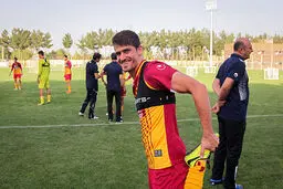 وریا غفوری: انتخابم به عنوان مدافع سال را مدیون هم‌تیمی‌هایم هستم