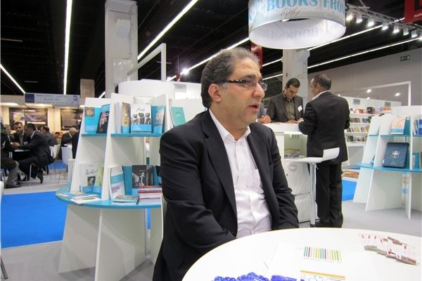 شهرام‌نیا: غرفه ایران در نمایشگاه کتاب مسکو با خط‌وکتابت ایرانی طراحی می‌شود
