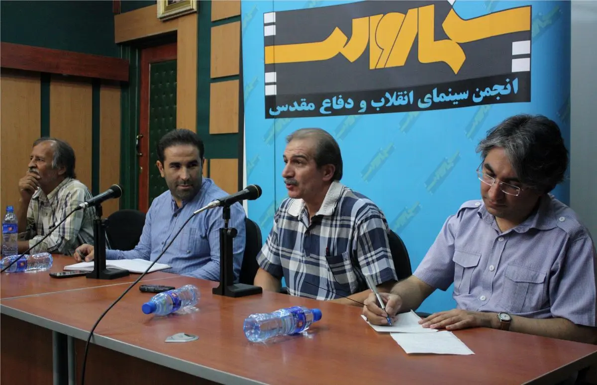 مستند "ملخی که غول شد" در سینما روایت  بررسی شد