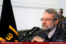 لاریجانی:  در حال حاضر مشکل اصلی کشور اوضاع اقتصادی است