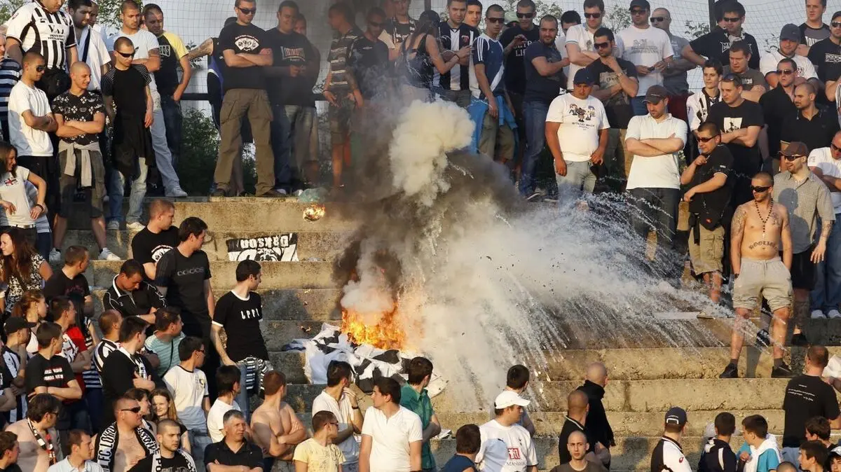تیم بلغارستانی به خاطر شعارهای نژادپرستانه هوادارانش محروم شد