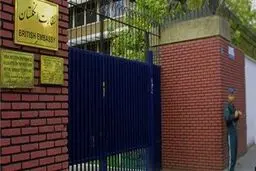 گاردین: سفارت انگلیس در تهران یکشنبه با حضور هاموند بازگشایی می‌شود