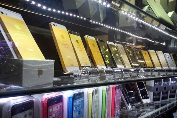رئیس اتحادیه تلفن همراه مشهد: واردات موبایل  در دست ۵ شرکت خاص است