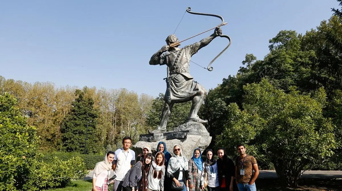 تحسین فارسی‌آموزان غیر ایرانی از معماری مجموعه تاریخی فرهنگی سعدآباد