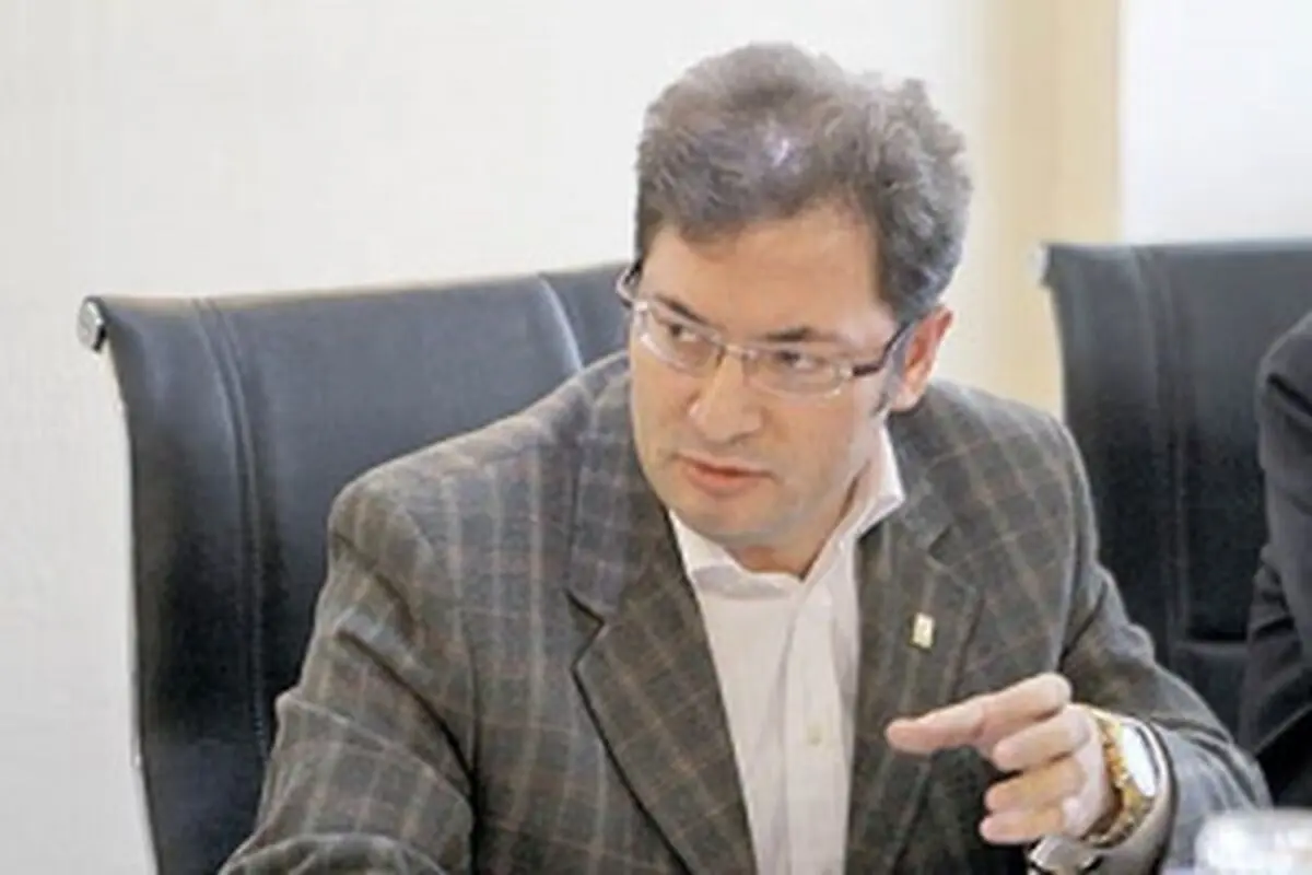 مدیرعامل شرکت بیمه رازی: بازار بکر ایران را با پهن کردن فرش قرمز به بیمه‌گران خارجی  نسپاریم