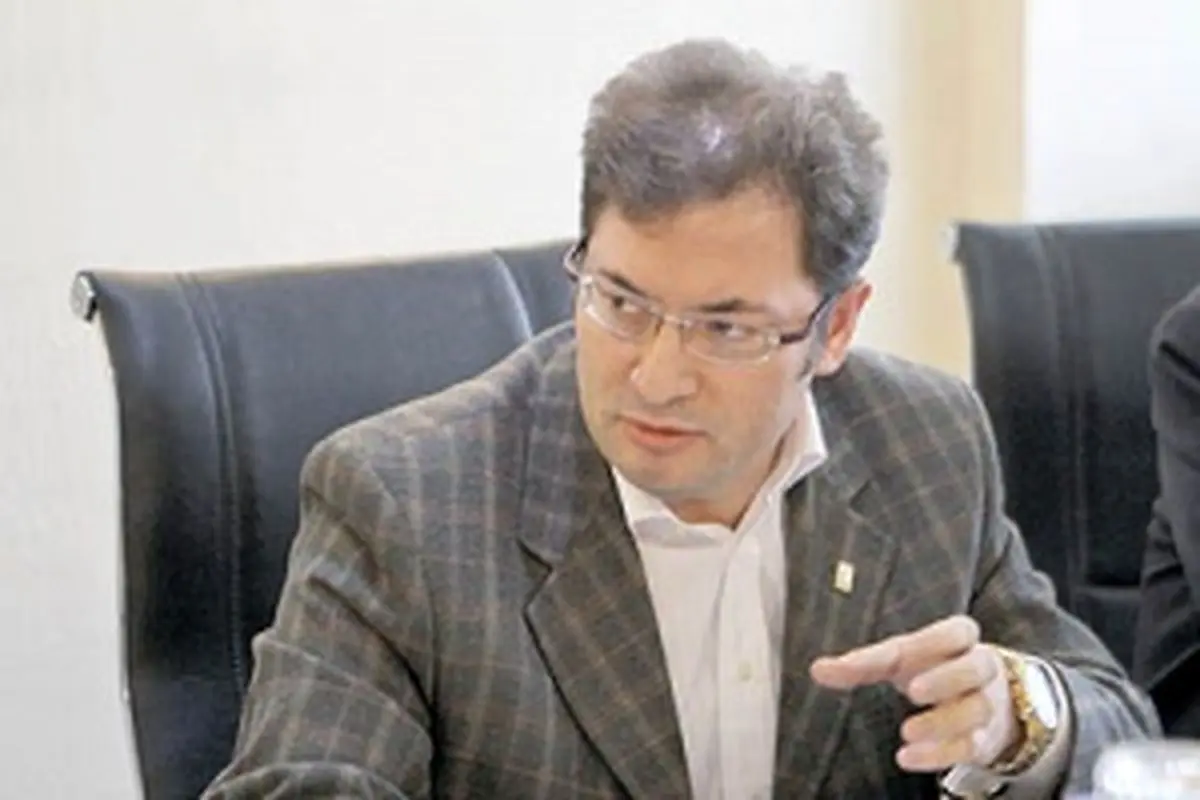 مدیرعامل شرکت بیمه رازی: بازار بکر ایران را با پهن کردن فرش قرمز به بیمه‌گران خارجی  نسپاریم