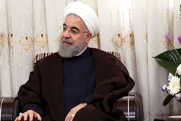 روحانی: دولت یازدهم همواره خود را متکی به پشتیبانی مردم و بخصوص خانواده‌های شهدا می‌داند