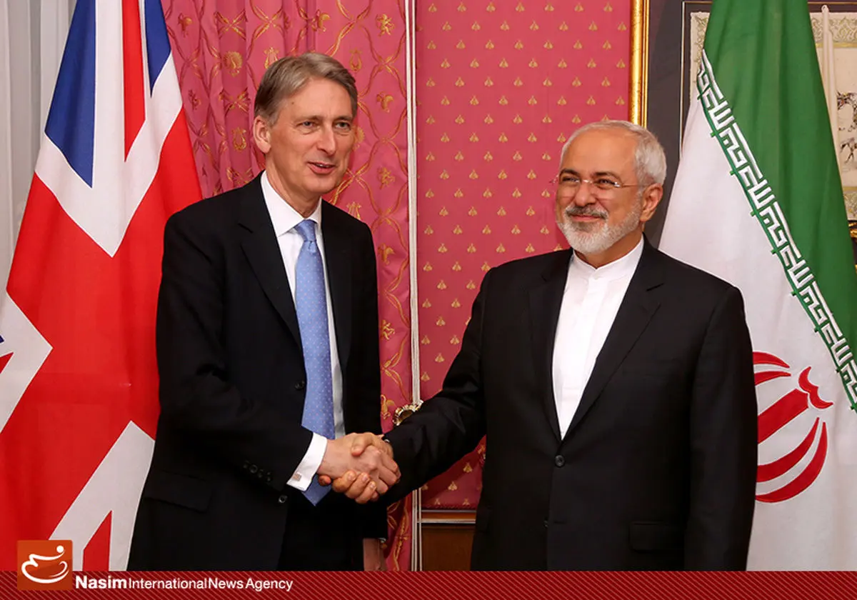 دیدار ظریف و هاموند دقایقی پیش  پشت درهای بسته آغاز شد