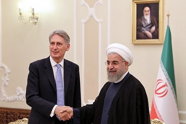 روحانی: نباید در گذشته‌های تاریخی  باقی ماند