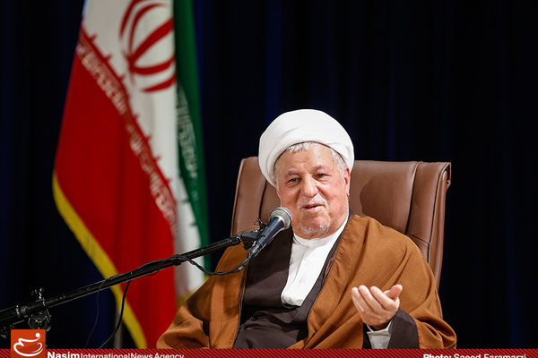 هاشمی رفسنجانی: ایران نمی‌تواند جزیره‌ای زندگی کند و باید در تعامل با جهان باشد