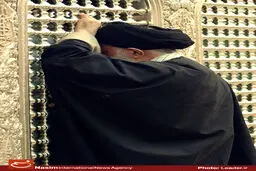 گزارش تصویری:: تصاویر دیده نشده از تشرف رهبر معظم انقلاب به حرم مطهری رضوی
