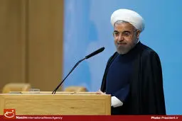 روحانی در جمع علما، ایثارگران و برگزیدگان همدان حضور یافت