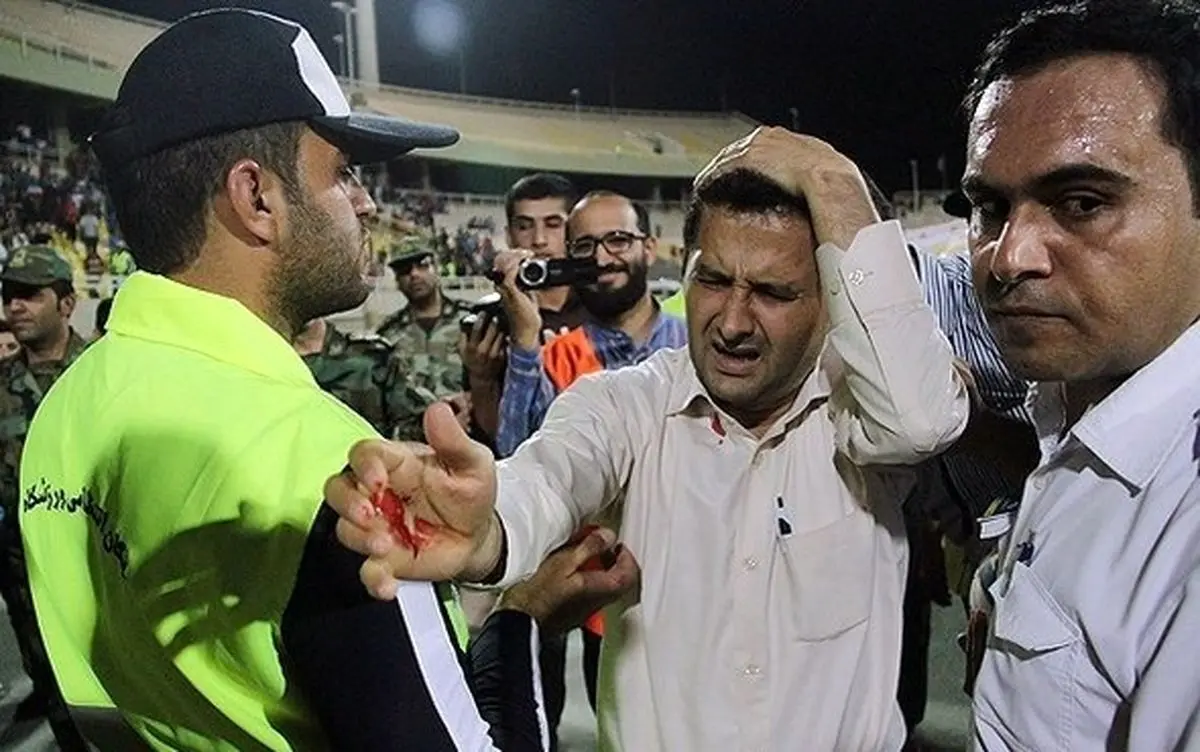 ناظر بازی پرسپولیس و فولاد:

اگر سنگ چند سانتی‌متر پائین‌تر خورده بود، نمی‌دانم الان کجا بودم