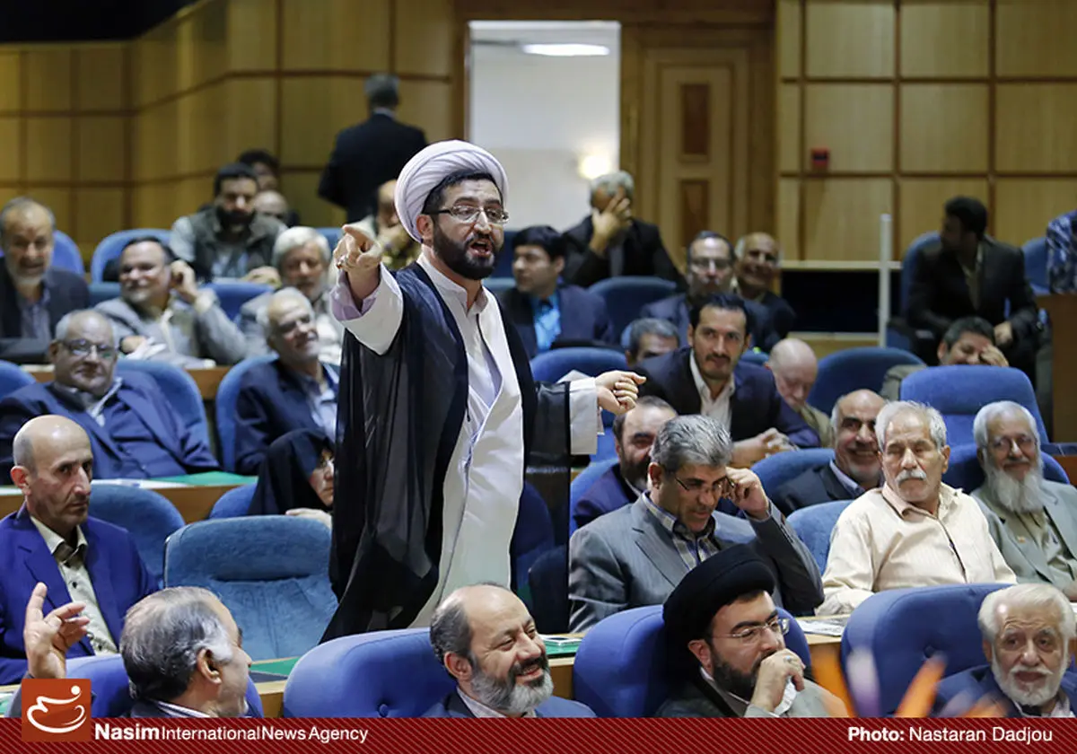 مراسم سوگند اعضای شورای مرکزی خانه احزاب به دلیل اختلاف اعضا از دستور کار خارج شد