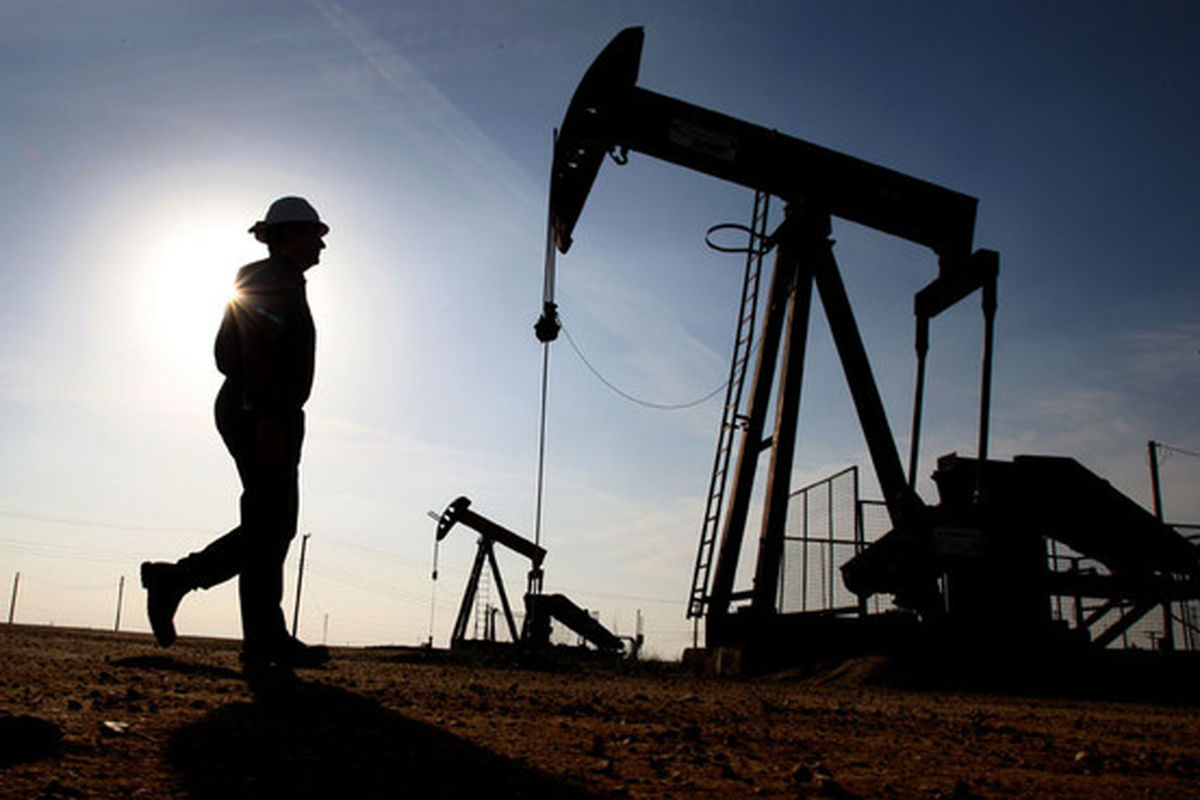 رویترز:
چشم‌انداز بلندمدت قیمت نفت همچنان بدبینانه است