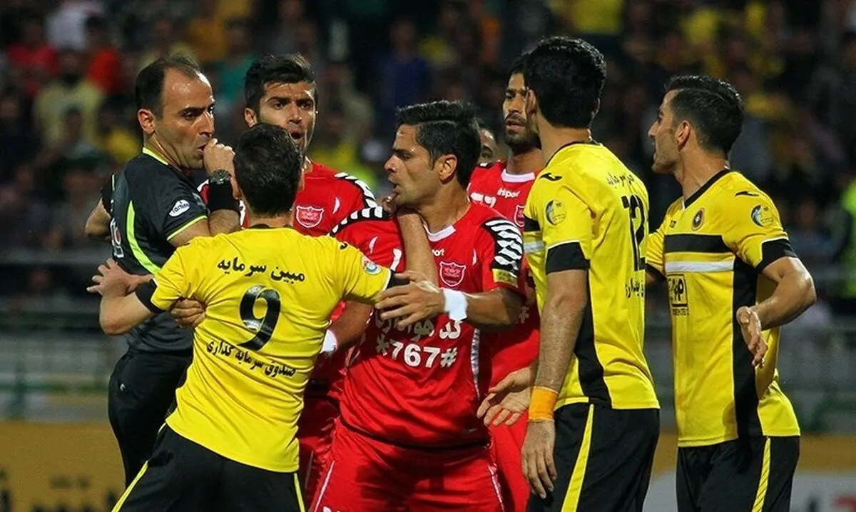 شکایت پرسپولیس از داور بازی مقابل سپاهان رسما به فدراسیون رسید